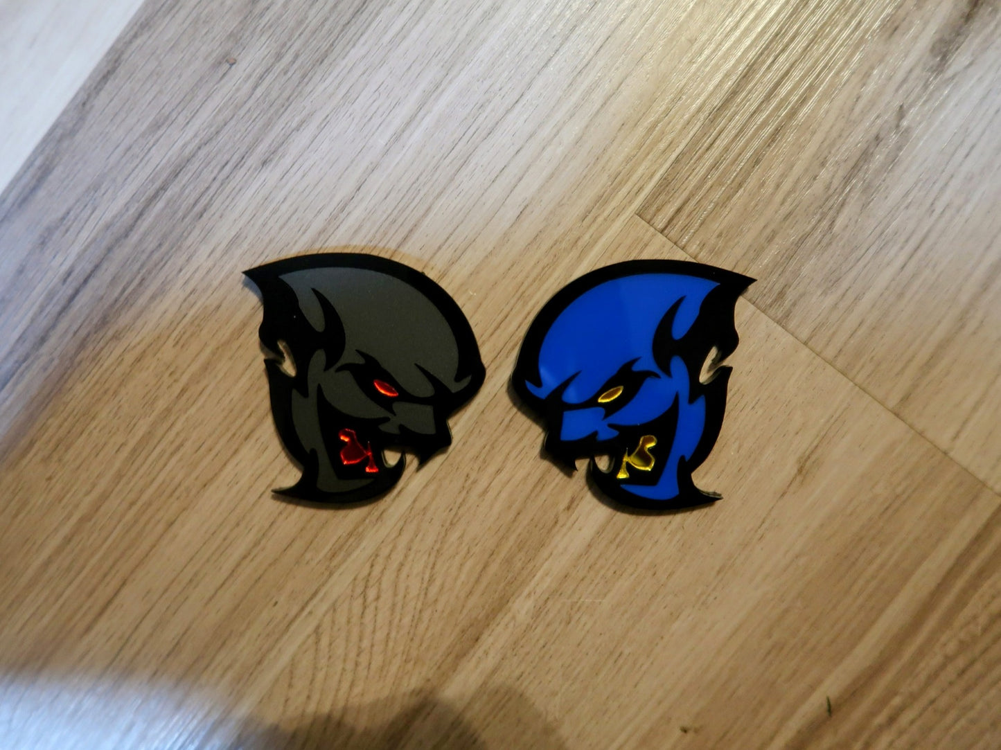 Vampire fender badges. Includes 2.