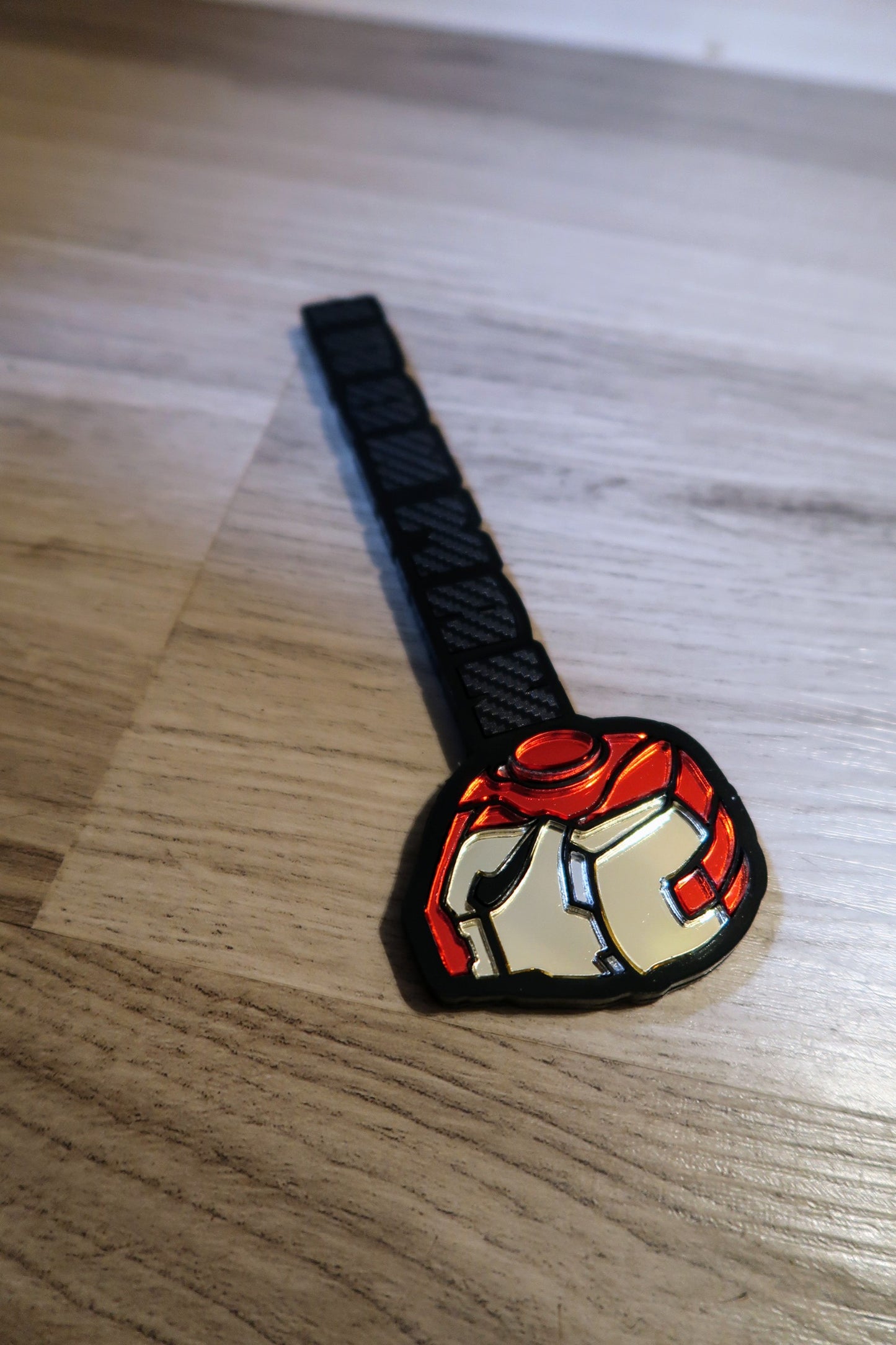 Iron Man Grille/Trunk badge. Includes 1.