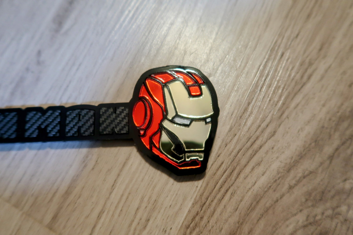 Iron Man Grille/Trunk badge. Includes 1.