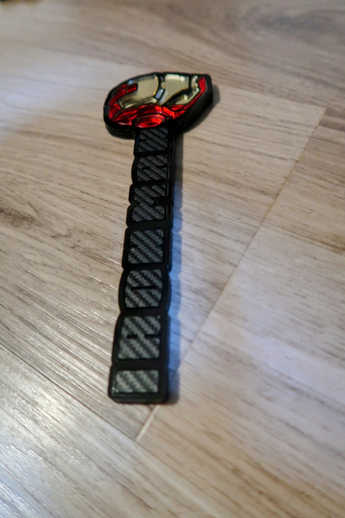 Iron Man Grille/Trunk badge. Includes 1.