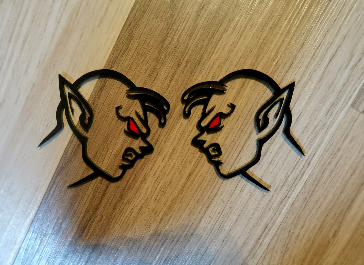 Piccolo Fender badges. Includes 2.