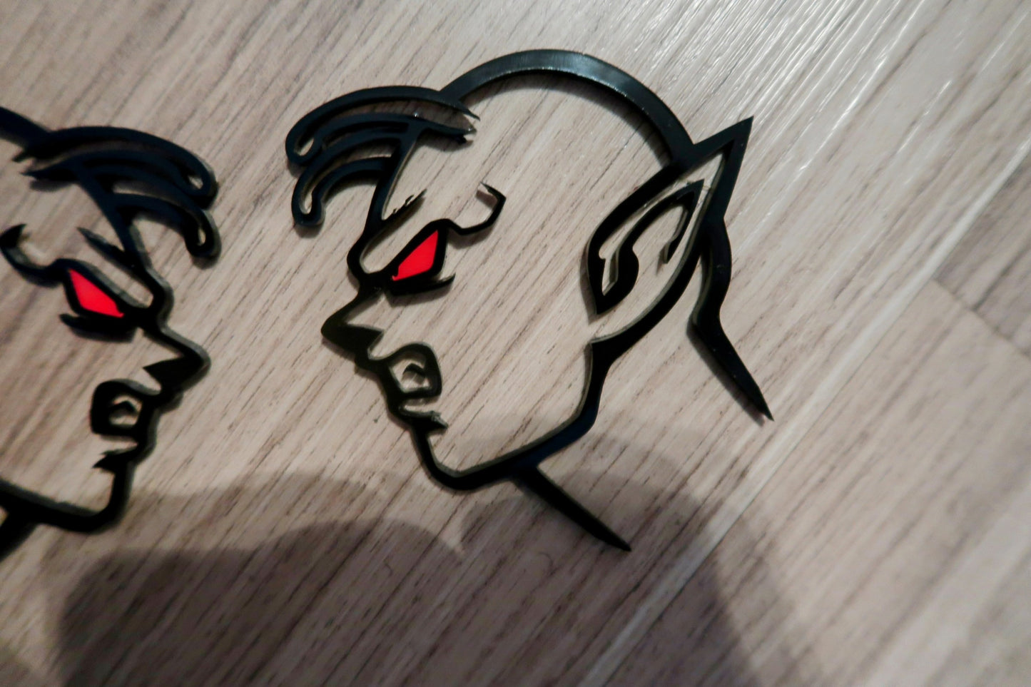 Piccolo Fender badges. Includes 2.