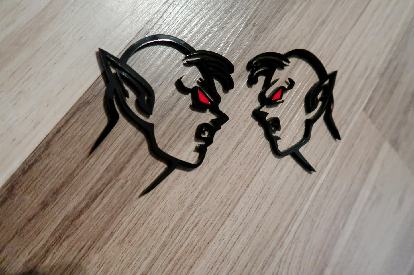 Piccolo Fender badges. Includes 2.
