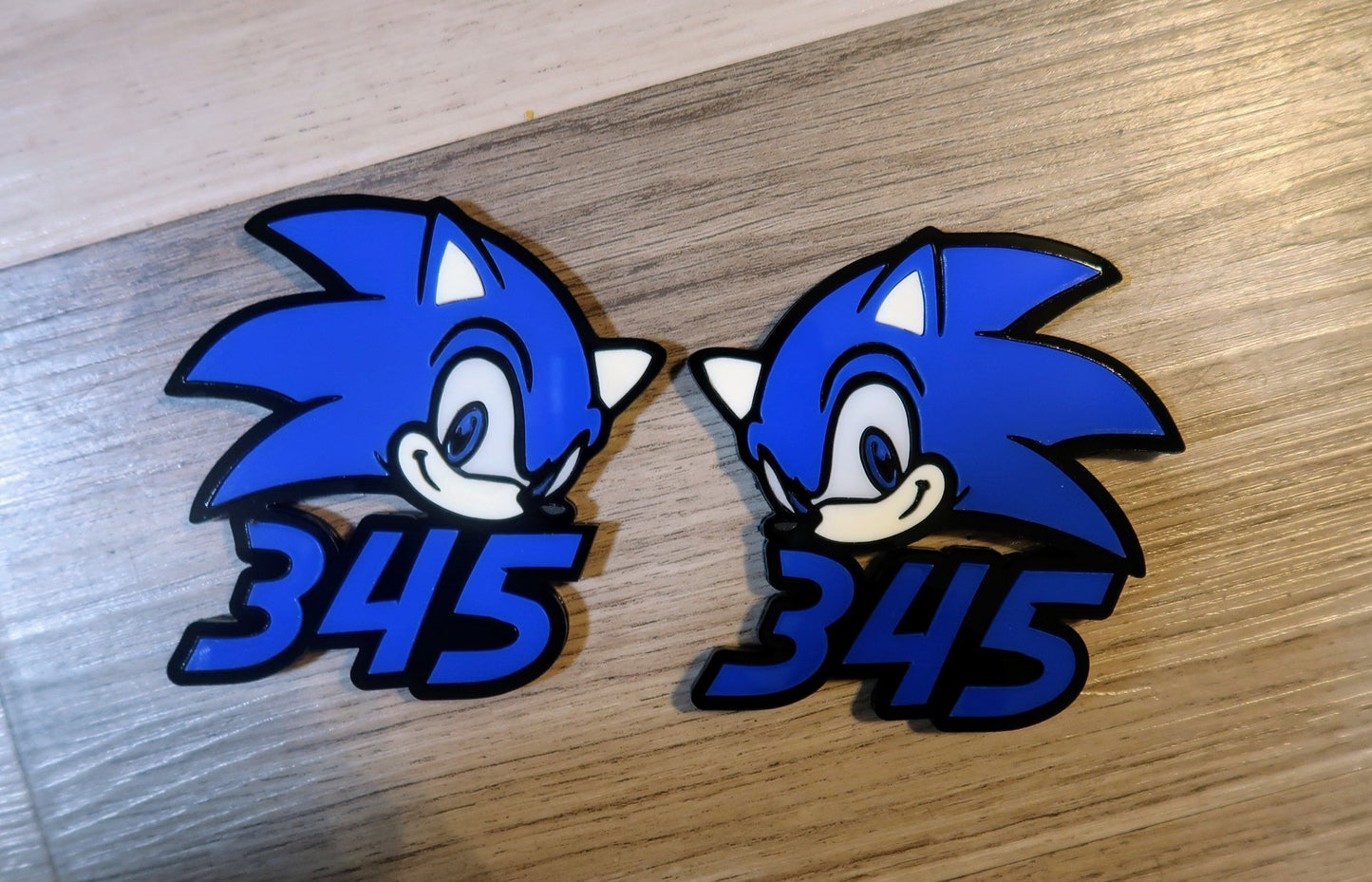 Sonic 345, 392, 5.7, 6.4 fender badges. Includes 2.