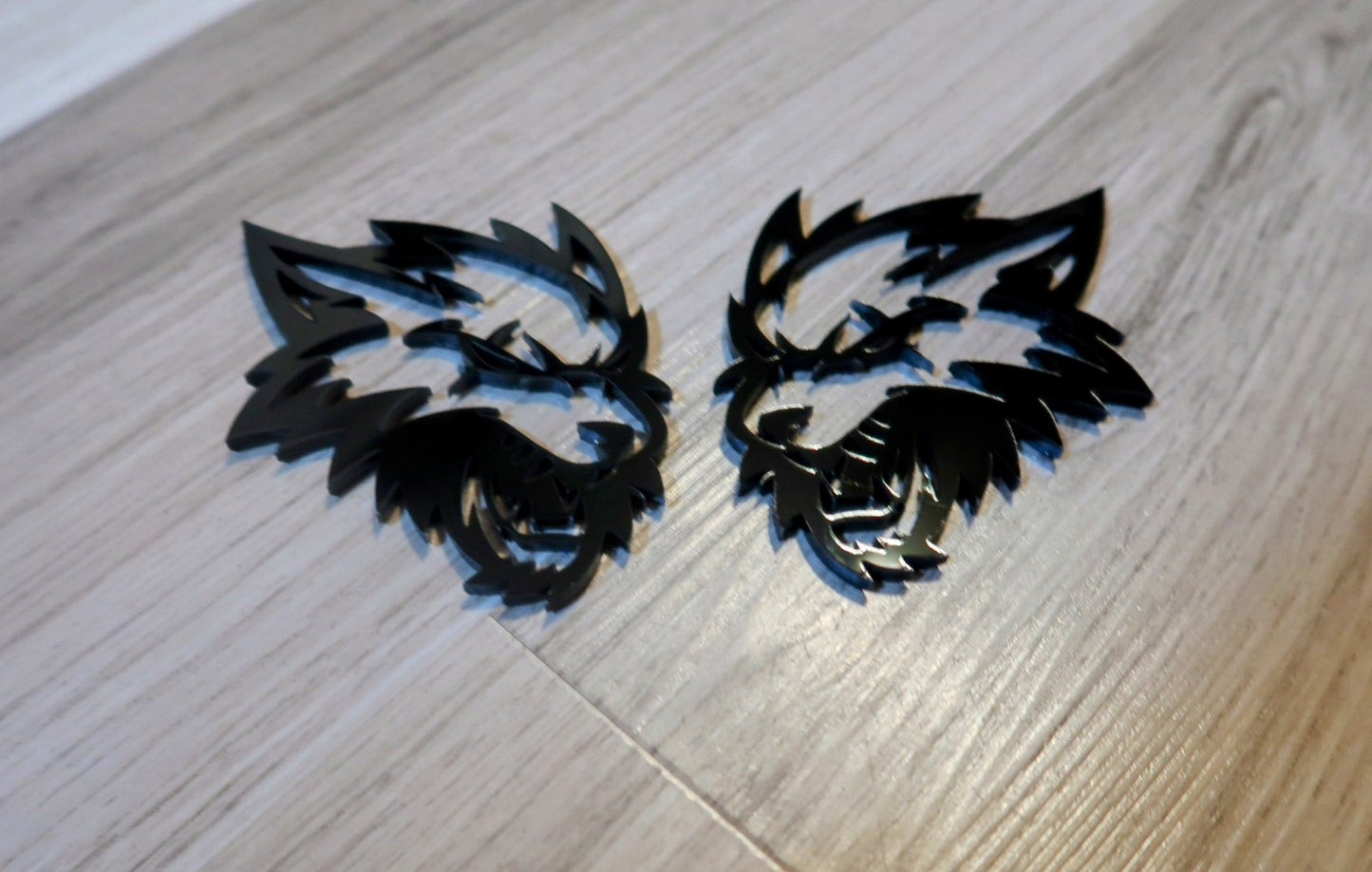 Agreesive Wolf Fender badges. Includes 2.
