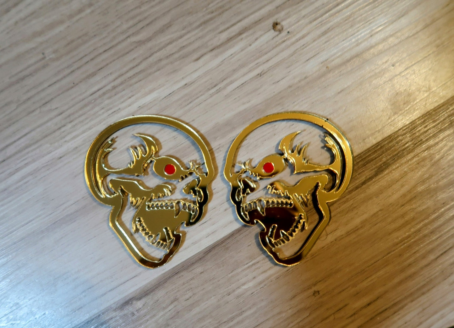 Vampire Skull fender badges. Includes 2.