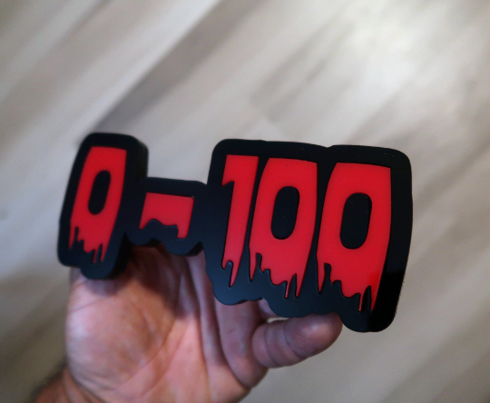 0-100 Car badge