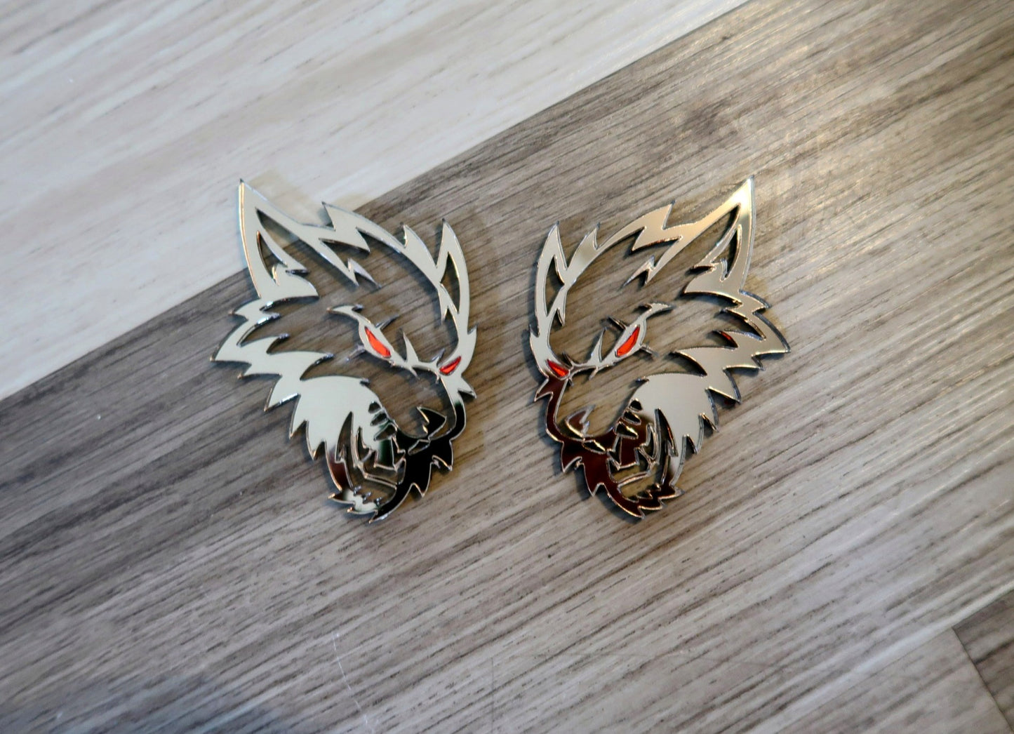 Agreesive Wolf Fender badges. Includes 2.