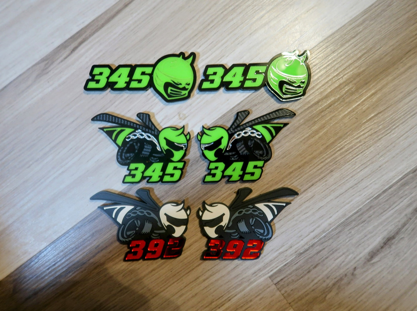 Racing Bee car badges, 392 or 345. Includes 2.