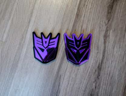 Decepticon Fender/trunk badges. Includes 2.