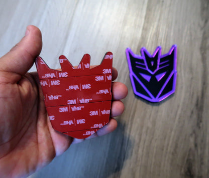 Decepticon Fender/trunk badges. Includes 2.