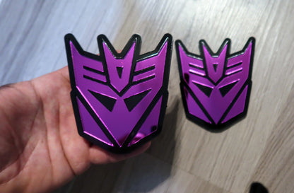 Decepticon Fender/trunk badges. Includes 2.