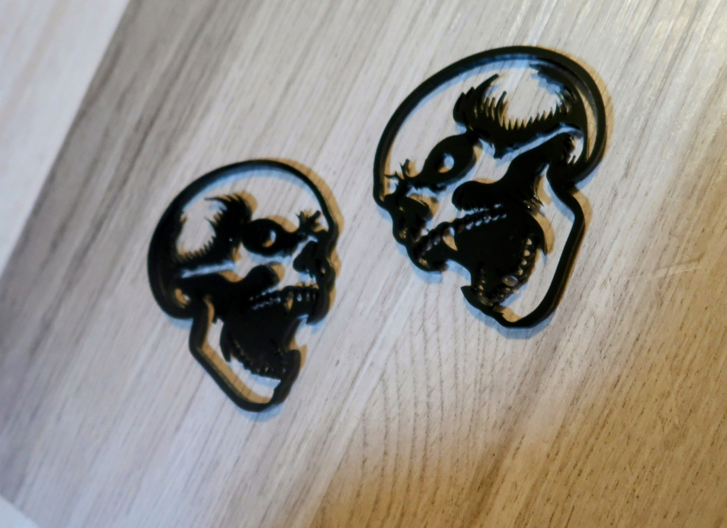 Vampire Skull fender badges. Includes 2.