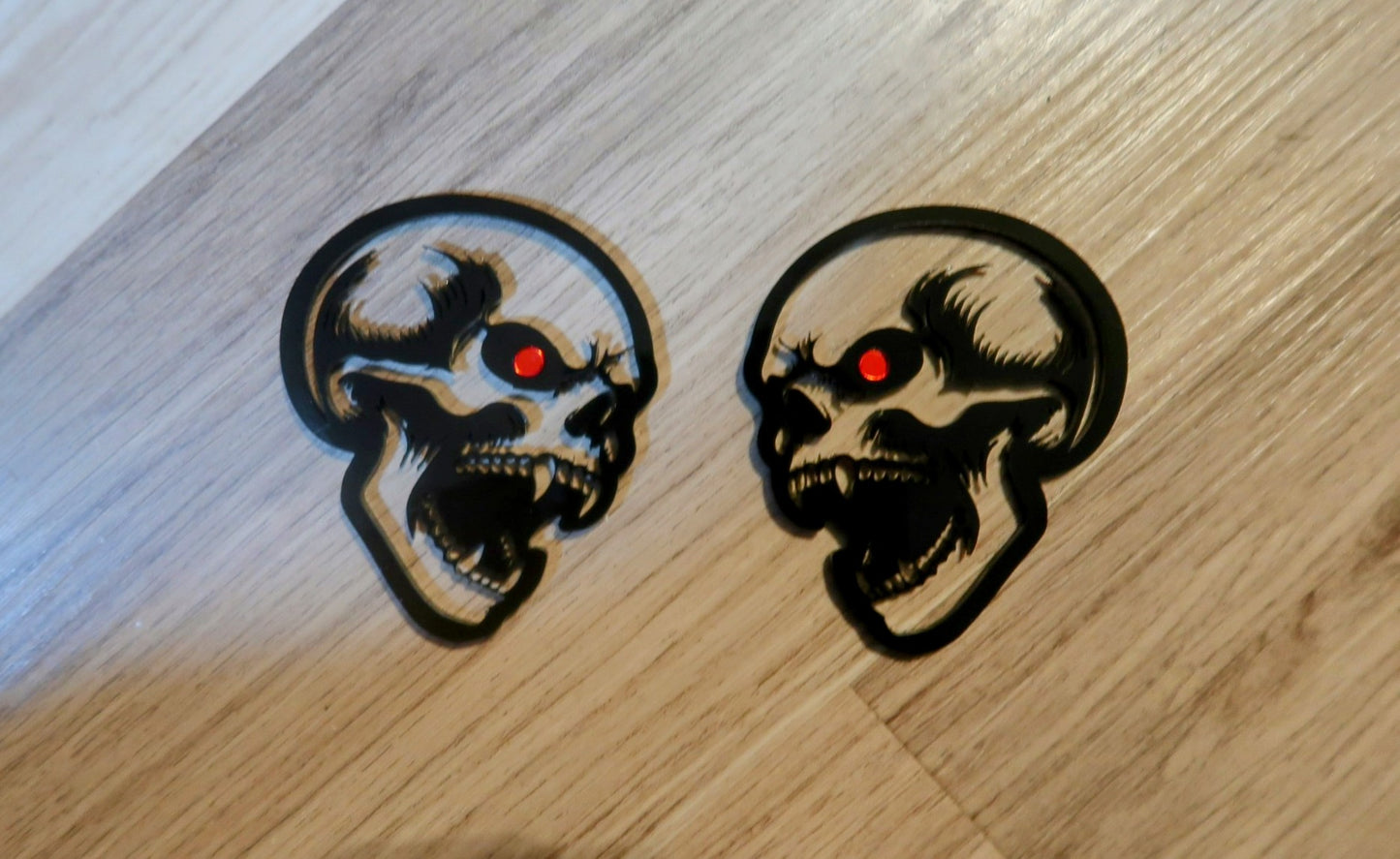 Vampire Skull fender badges. Includes 2.