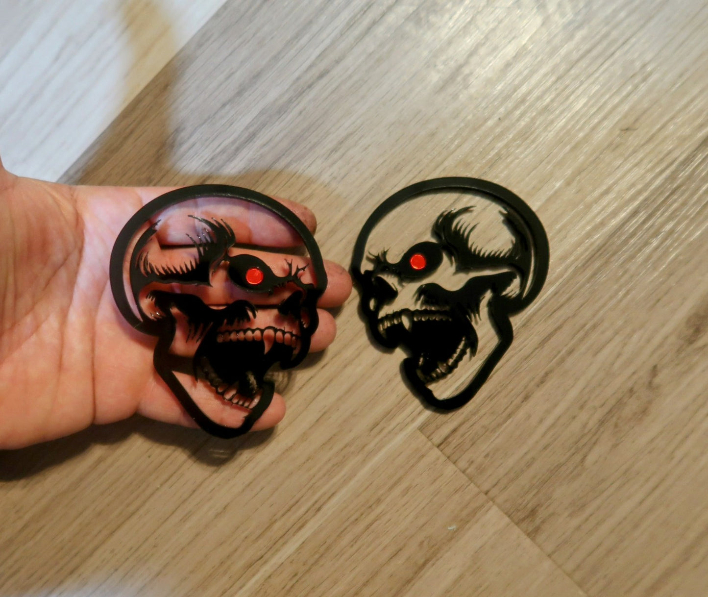 Vampire Skull fender badges. Includes 2.