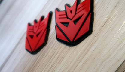Decepticon Fender/trunk badges. Includes 2.
