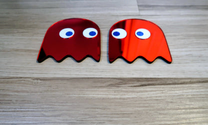 Pac-Man and Ghost badges. Includes 4