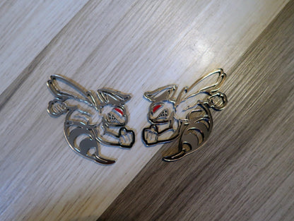 2 color customize-able bee fender badges.